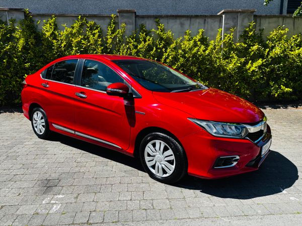 Honda Grace Saloon, Petrol Hybrid, 2019, Red
