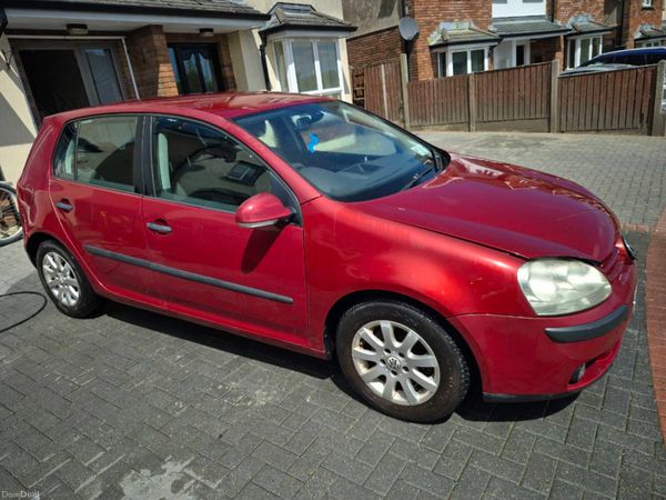 Volkswagen Golf Hatchback, Petrol, 2005, Red