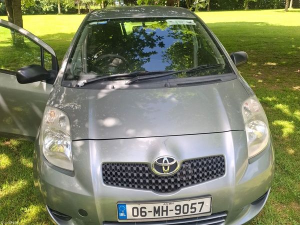 Toyota Yaris Hatchback, Petrol, 2006, Silver