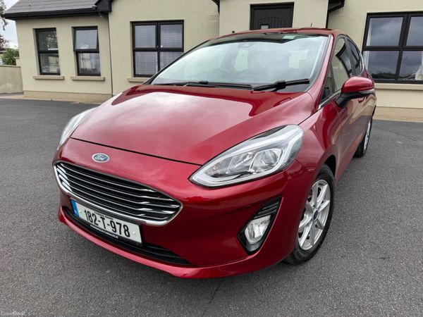 Ford Fiesta Hatchback, Petrol, 2018, Red