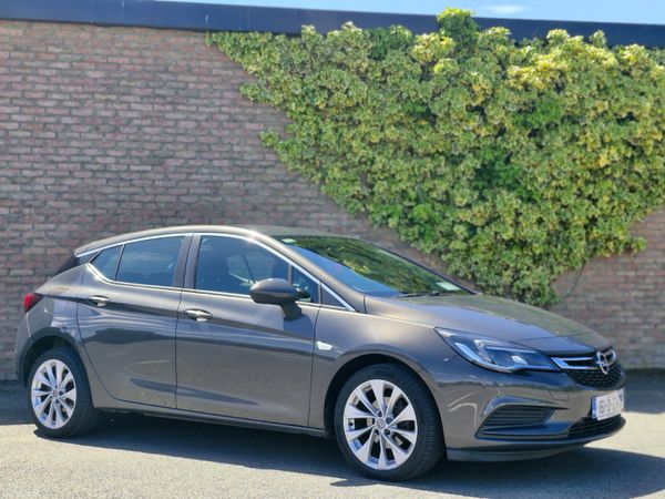 Opel Astra Hatchback, Petrol, 2016, Grey