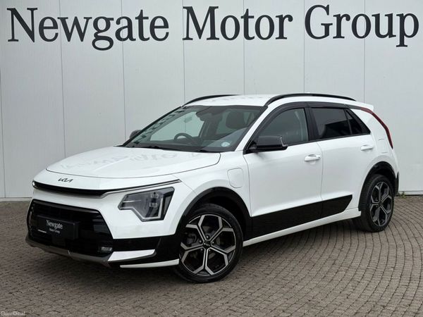 Kia Niro Hatchback, Petrol Hybrid, 2023, White