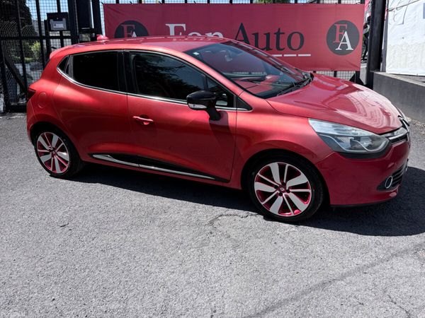 Renault Clio Hatchback, Petrol, 2016, Red