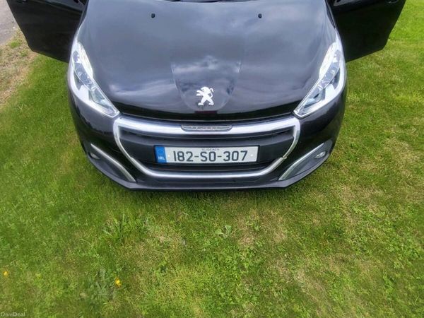 Peugeot 208 Hatchback, Petrol, 2018, Black