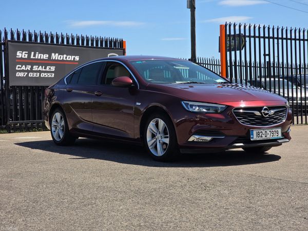 Opel Insignia Hatchback, Petrol, 2018, Red