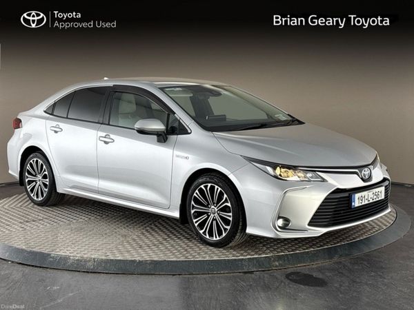 Toyota Corolla Saloon, Petrol Hybrid, 2019, Silver