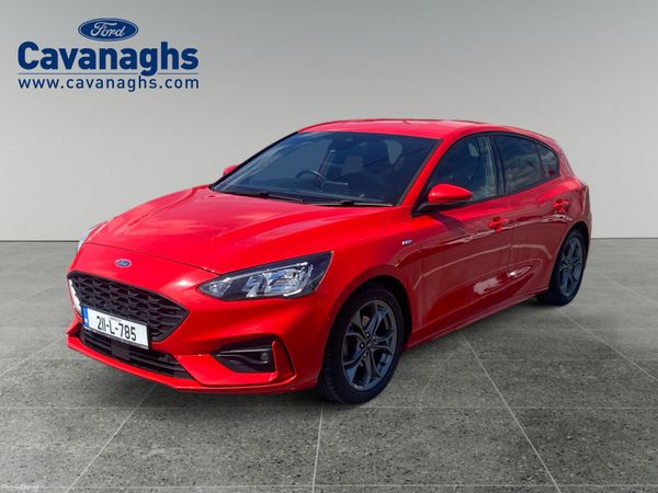 Ford Focus Hatchback, Diesel, 2021, Red