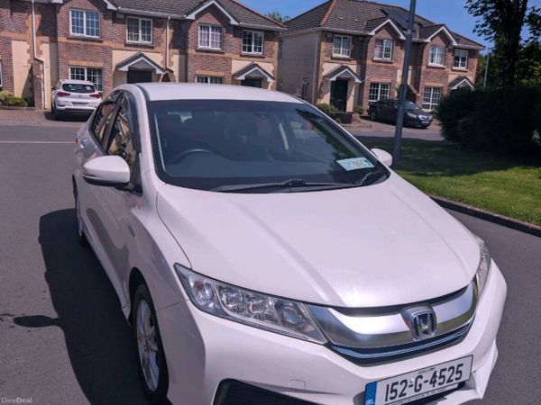 Honda Grace Saloon, Petrol Hybrid, 2015, White