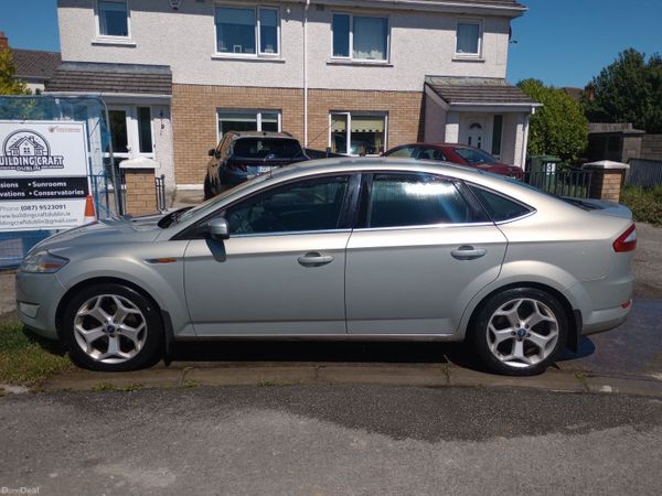 Ford Mondeo Hatchback, Diesel, 2010, Gold
