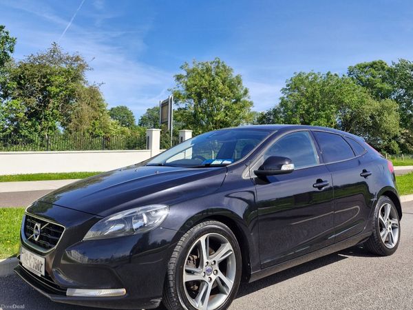 Volvo V40 Hatchback, Diesel, 2014, Black