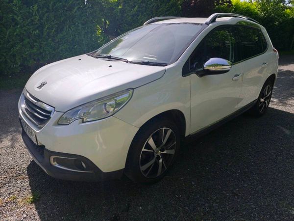 Peugeot 2008 Hatchback, Petrol, 2014, White