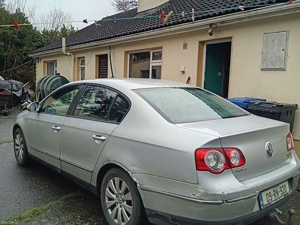 Volkswagen Passat Saloon, Diesel, 2009, Silver