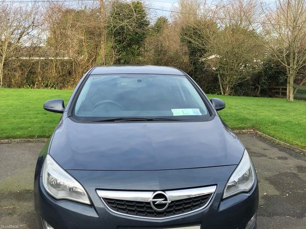 Opel Astra Hatchback, Diesel, 2010, Blue