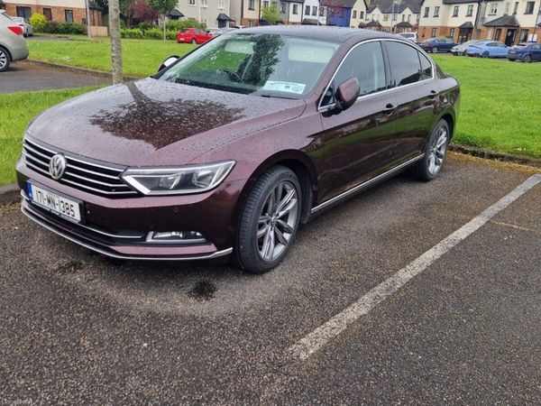 Volkswagen Passat Saloon, Diesel, 2017, Red
