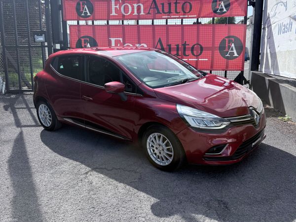 Renault Clio Hatchback, Petrol, 2017, Red