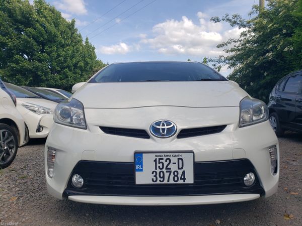 Toyota Prius Hatchback, Petrol Hybrid, 2015, White
