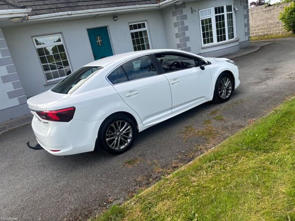 Toyota Avensis Saloon, Diesel, 2018, White