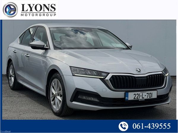 Skoda Octavia Saloon, Diesel, 2022, Grey