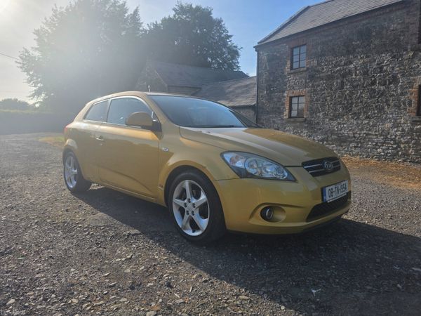 Kia Ceed Hatchback, Diesel, 2008, Yellow