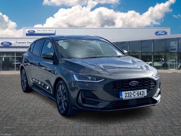 Ford Focus Hatchback, Petrol, 2023, Grey