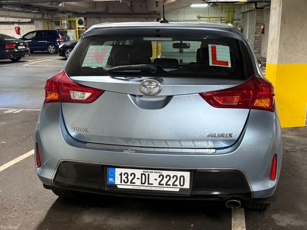 Toyota Auris Hatchback, Petrol, 2013, Blue
