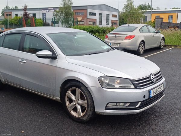 Volkswagen Passat Saloon, Diesel, 2011, Silver