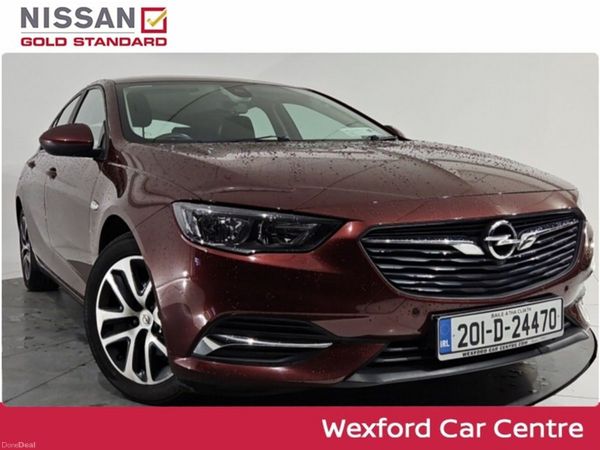Opel Insignia Hatchback, Diesel, 2020, Red