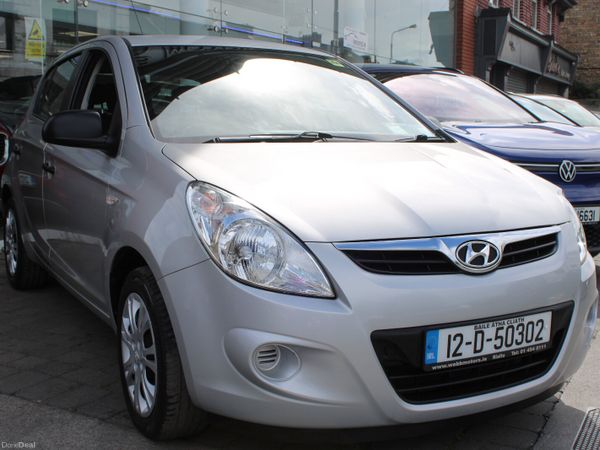 Hyundai i20 Hatchback, Petrol, 2012, Silver