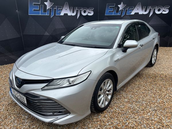 Toyota Camry Saloon, Petrol Hybrid, 2017, Silver