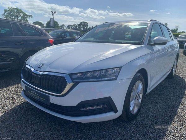 Skoda Octavia Estate, Diesel, 2023, White