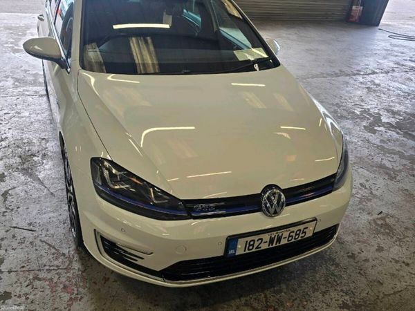 Volkswagen Golf Estate, Petrol Plug-in Hybrid, 2018, White