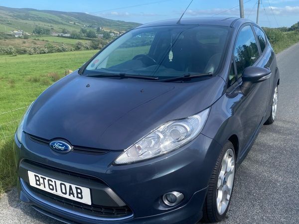 Ford Fiesta Hatchback, Petrol, 2012, Grey