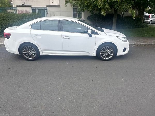 Toyota Avensis Saloon, Diesel, 2017, White
