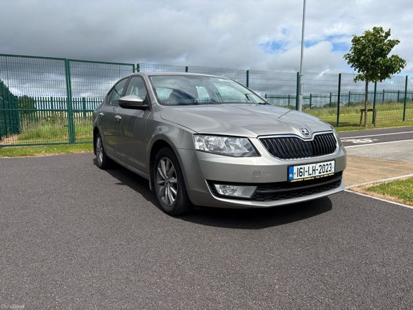 Skoda Octavia Saloon, Diesel, 2016, Beige