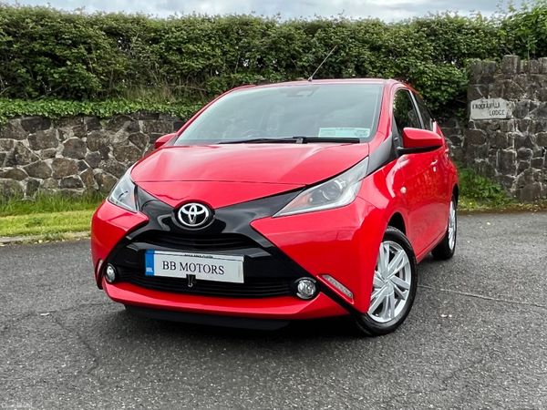 Toyota Aygo Hatchback, Petrol, 2016, Red