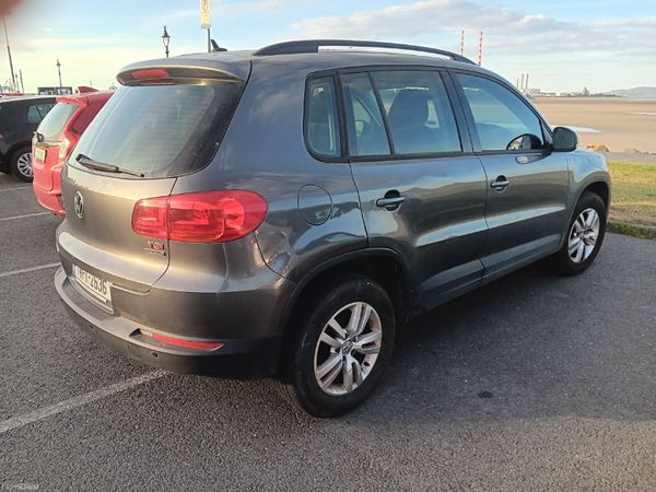 Volkswagen Tiguan SUV, Petrol, 2014, Grey