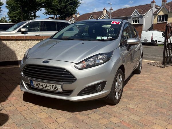 Ford Fiesta Hatchback, Petrol, 2016, Silver