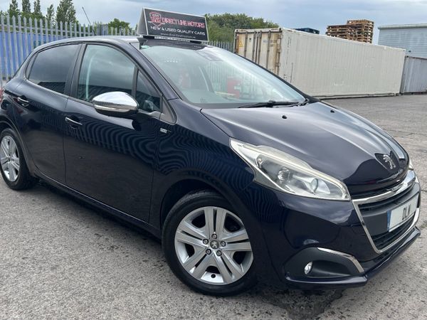 Peugeot 208 Hatchback, Petrol, 2016, Red