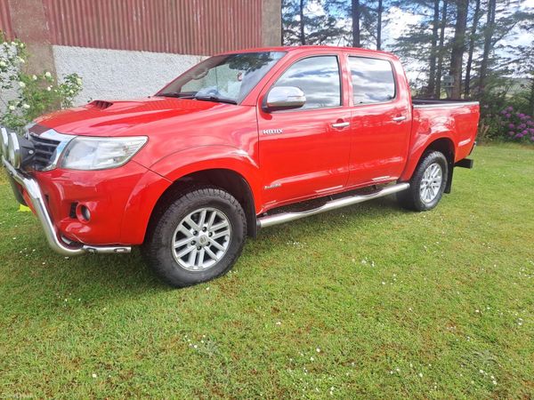 Toyota Hilux Pick Up, Diesel, 2016, Red