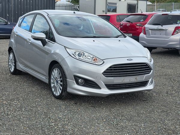Ford Fiesta Hatchback, Petrol, 2016, Silver