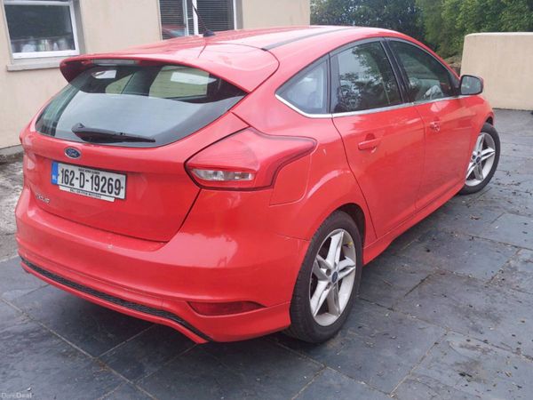 Ford Focus Hatchback, Diesel, 2016, Red