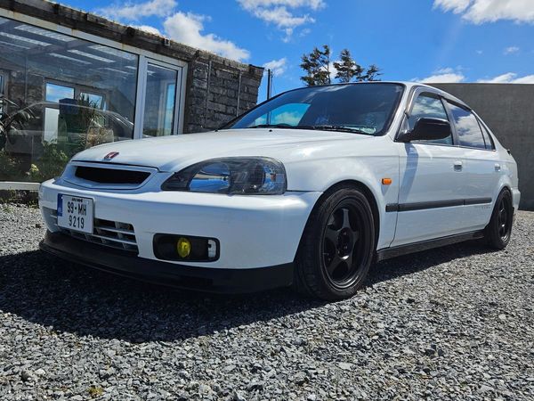 Honda Civic Saloon, Petrol, 1999, White