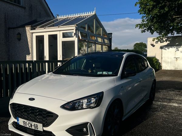 Ford Focus Hatchback, Petrol, 2019, White
