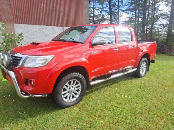 Toyota Hilux Pick Up, Diesel, 2016, Red