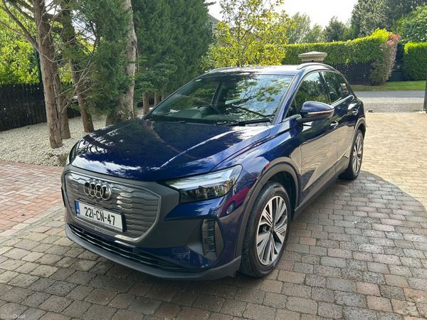 Audi e-tron Estate/Jeep, Electric, 2022, Blue