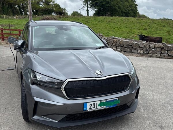 Skoda Enyaq Estate/Jeep, Electric, 2023, Grey