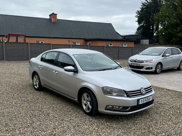 Volkswagen Passat Saloon, Diesel, 2011, Silver