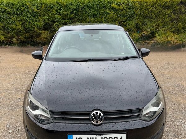 Volkswagen Polo Hatchback, Petrol, 2010, Black