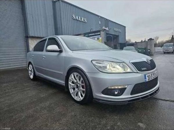 Skoda Octavia Saloon, Diesel, 2010, Silver