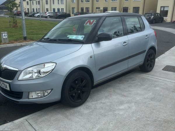 Skoda Fabia Hatchback, Petrol, 2010, Blue